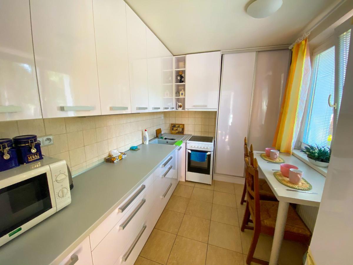3 Bedroom Apartment In The Part Of The City Banska Bystrica Exterior photo