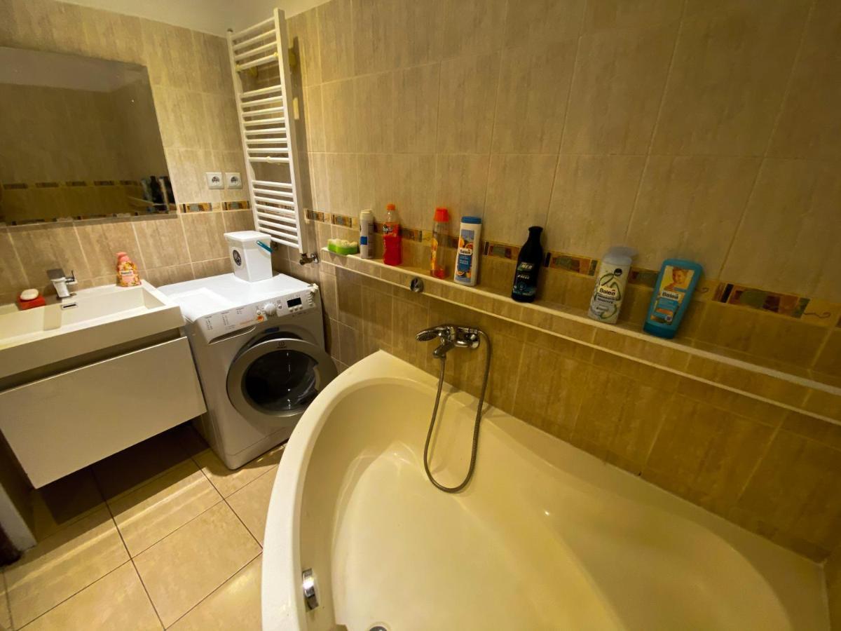3 Bedroom Apartment In The Part Of The City Banska Bystrica Exterior photo